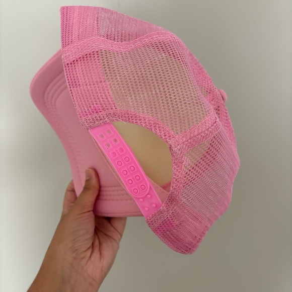 unbranded “good things are coming” trucker hat - Picture 3 of 4